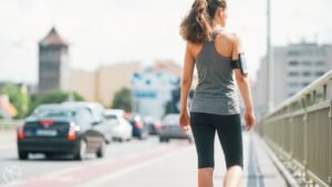 how to make money just by walking around a new city practical tips (1)